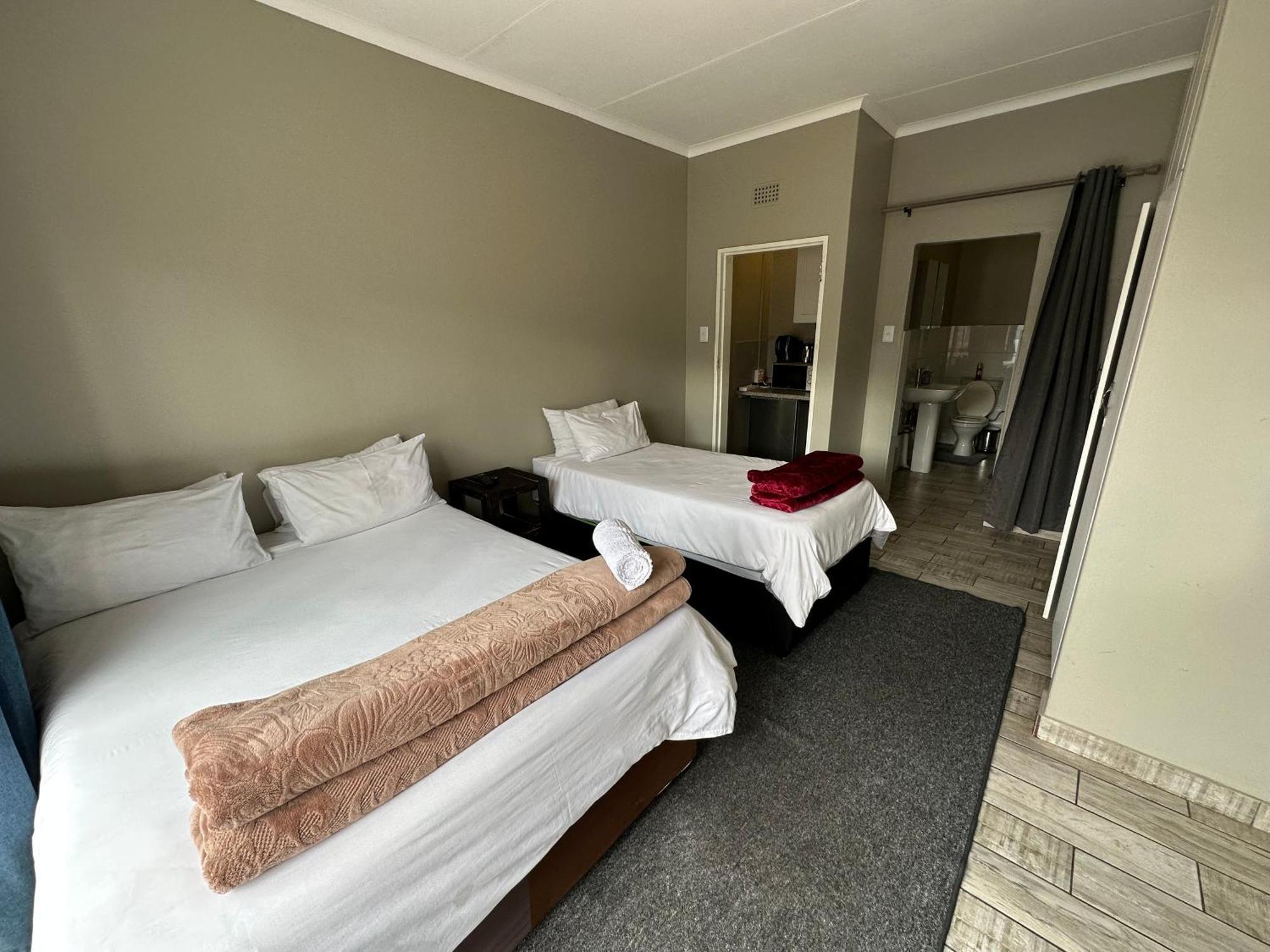 Favour Guest House 波罗克瓦尼 外观 照片