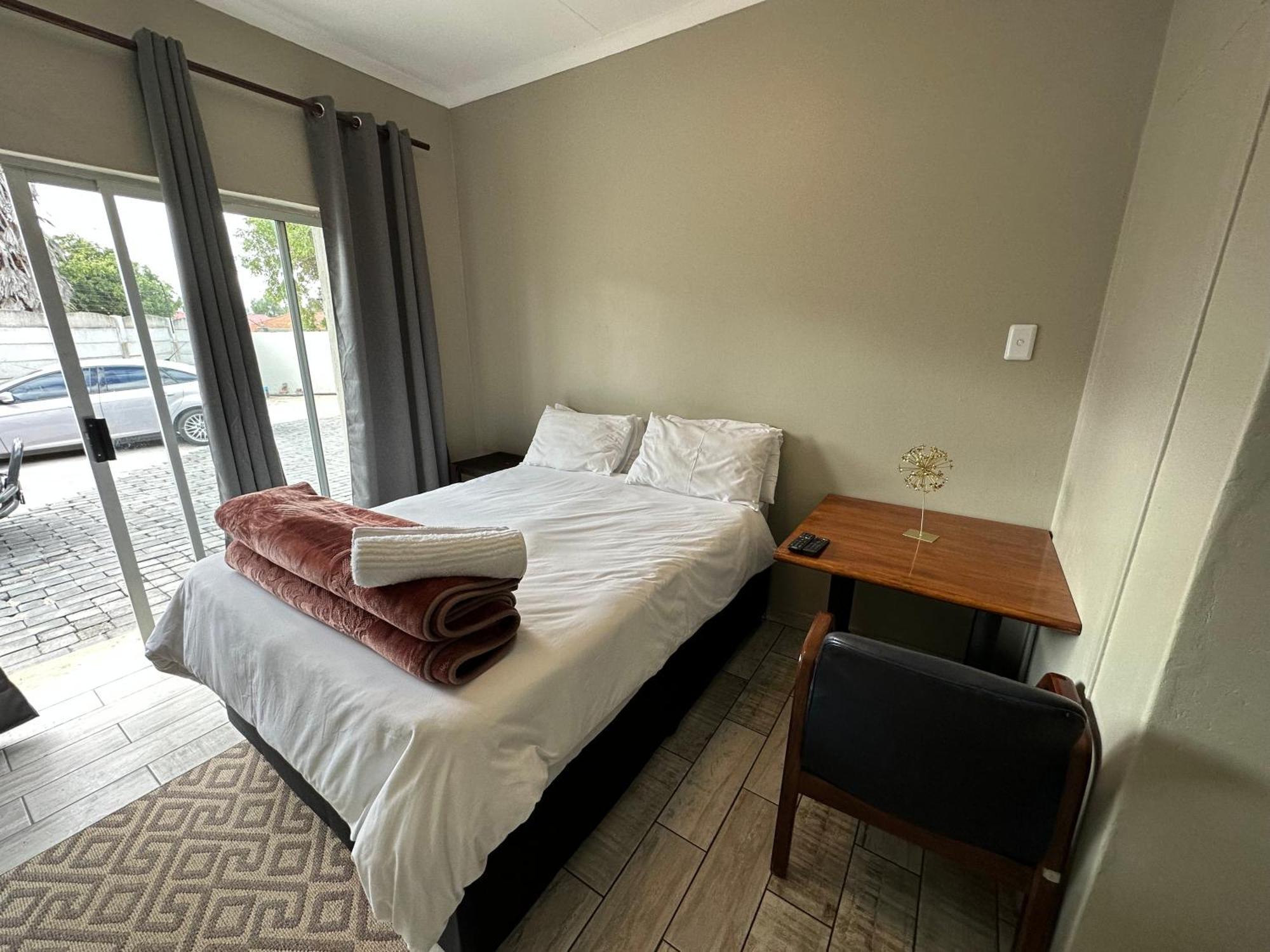 Favour Guest House 波罗克瓦尼 外观 照片