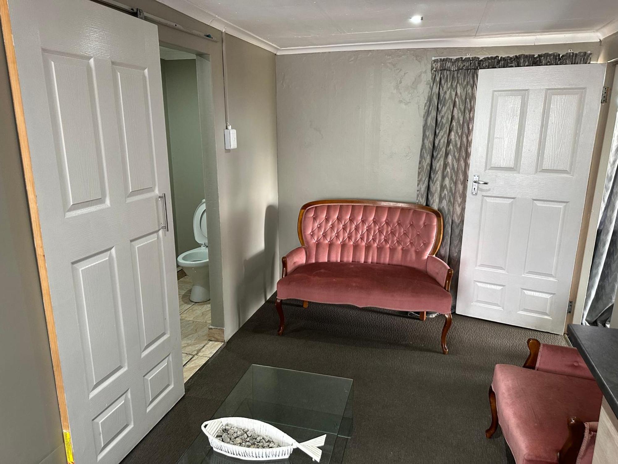 Favour Guest House 波罗克瓦尼 外观 照片